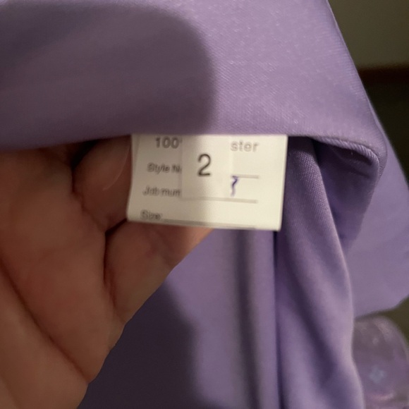 Size 2 lavender prom gown never worn - Picture 6 of 7